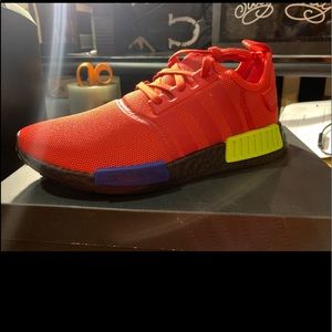 NMD R1s